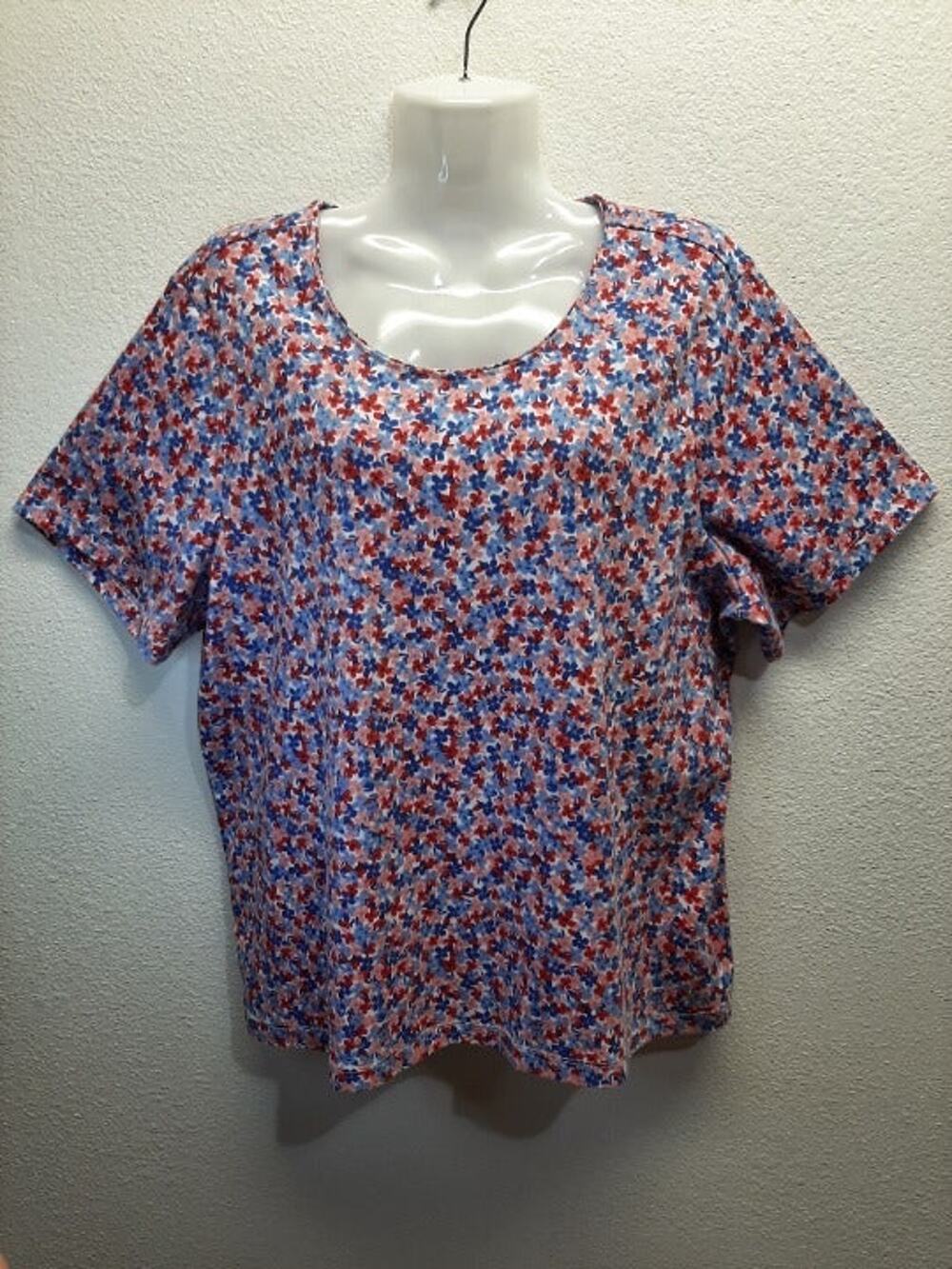 Rebecca Malone Floral Red, White & Blue Pullover Tee l Size: 1X
